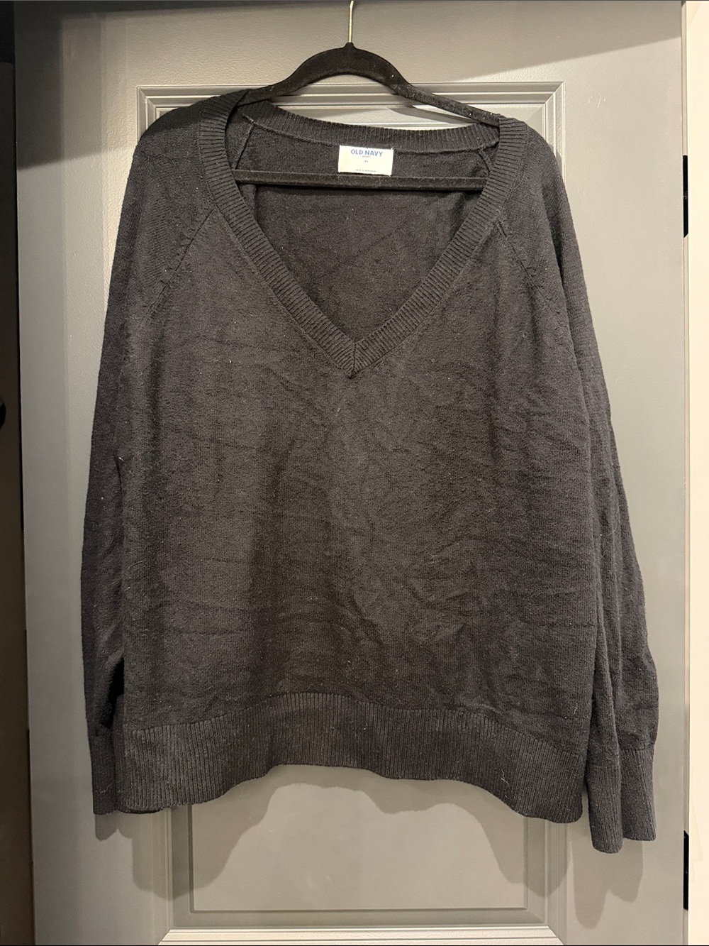 Old Navy Women's V-Neck Charcoal Gray Sweater